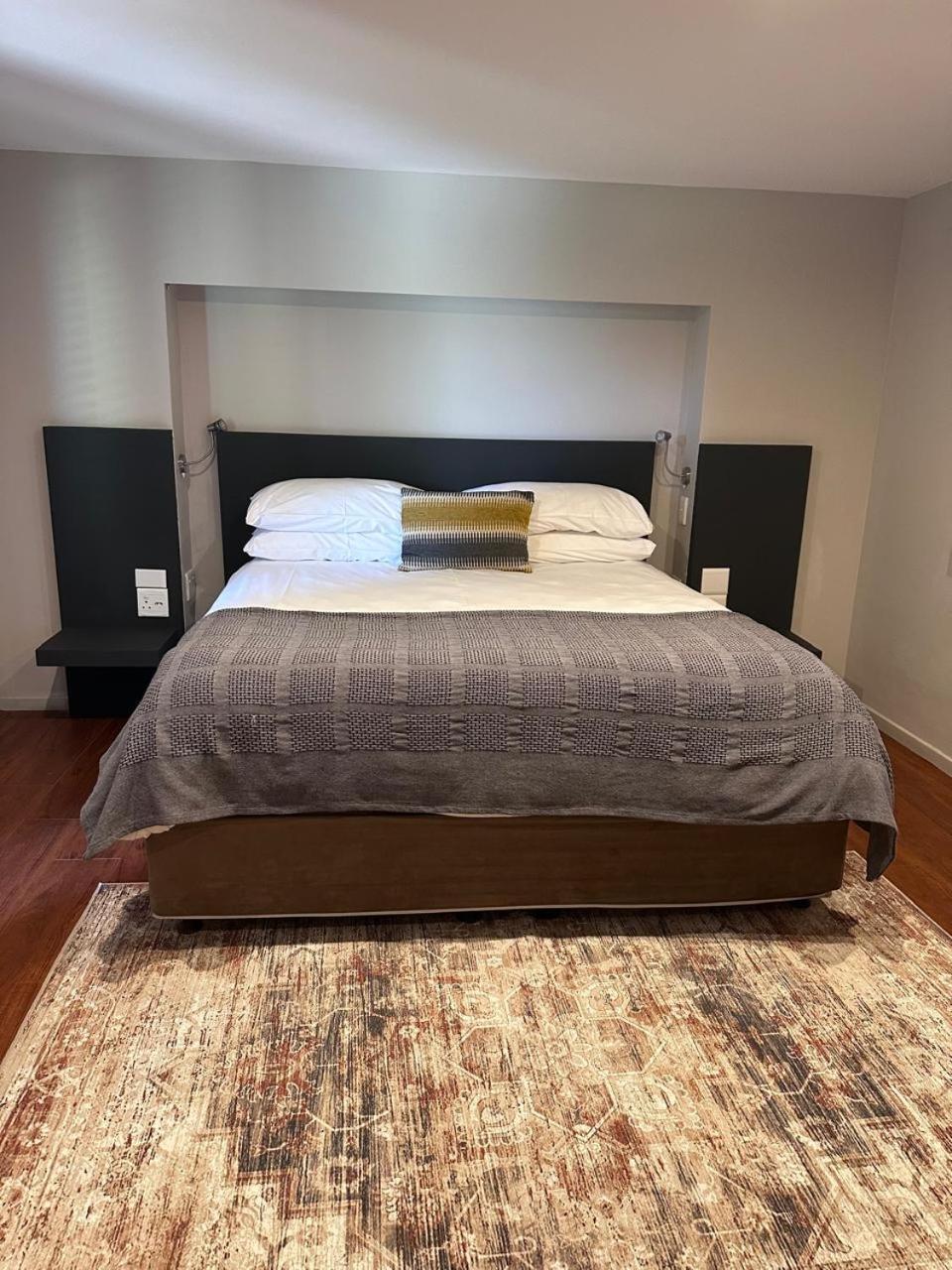 The Lakes Boutique Lodge Pretoria Bagian luar foto