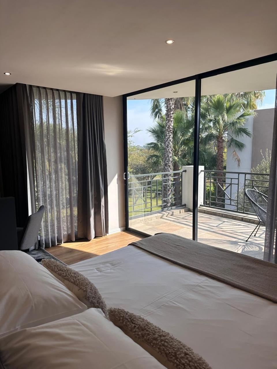 The Lakes Boutique Lodge Pretoria Bagian luar foto